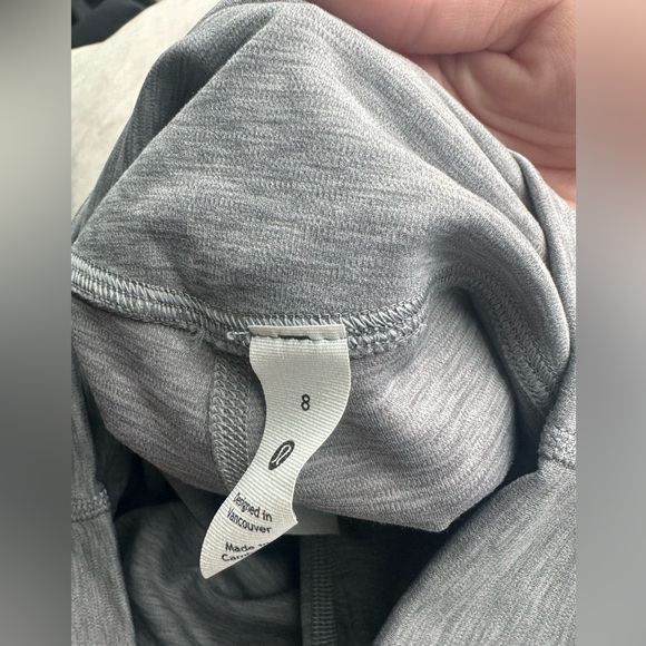 BNWT 25” align sz 8 - Picture 2 of 4